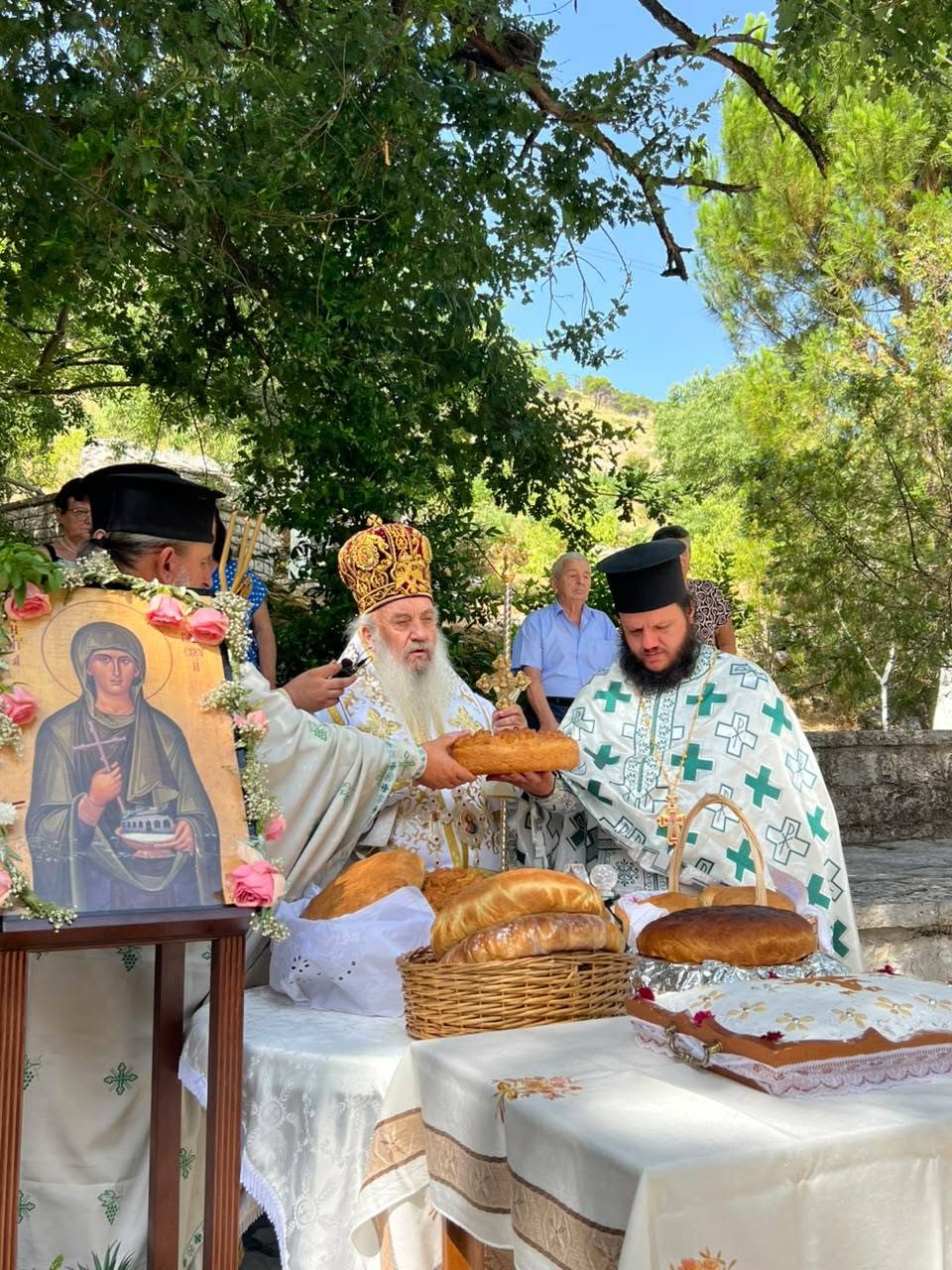 Nathanaili kremtoi Liturgjinë për Shën Parashqevinë në Terihat - photo 3