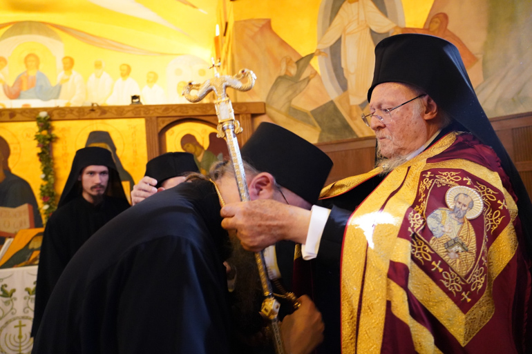 Patriarku Vartholome drejtoi liturgjinë në Manastirin e Essex-it - photo 11