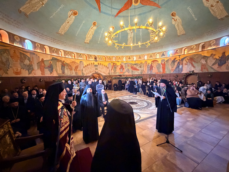 Patriarku Vartholome drejtoi liturgjinë në Manastirin e Essex-it - photo 17