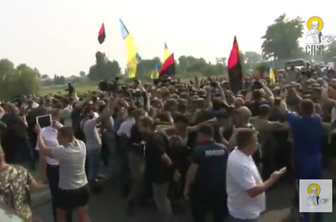 Thank God, we managed to pass through a crowd of radicals, - the curator of the Cross Procession from Svyatogorsk