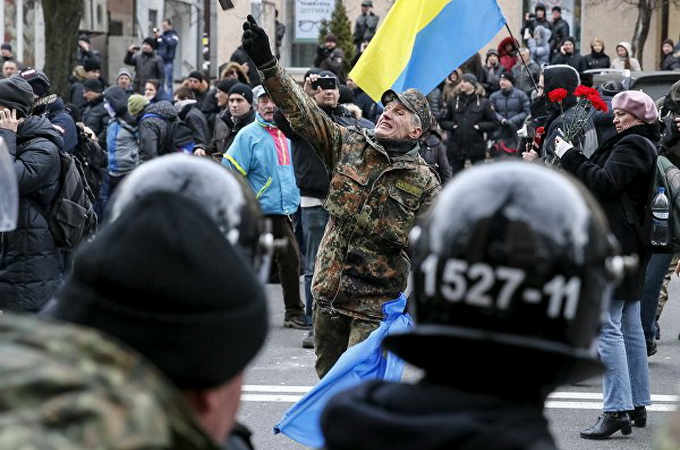 Police did not allow OUN members to put up tents to protest against Cross Procession