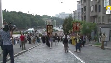 Both branches of Cross Procession meet in European Square