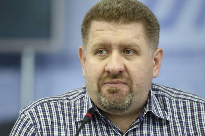 Politologist: Poroshenko decides to go down in history by creating 