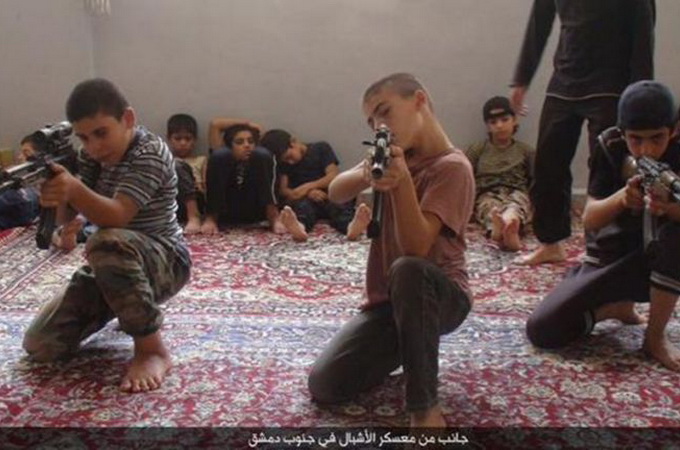 ISIS chops off hands of 2 kids for refusing order to kill captives