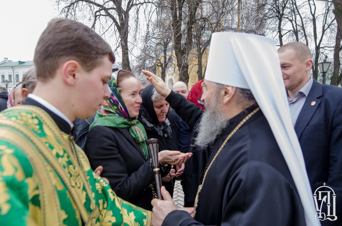 Primate of UOC tells believers how to build spiritual life in family