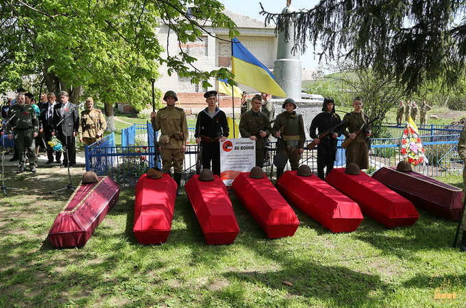 Monks of Svyatogorsk Lavra rebury soldiers of the Great Patriotic War