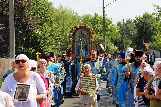 On the eve of Rus Baptism Day miraculous icons arrive in Kiev