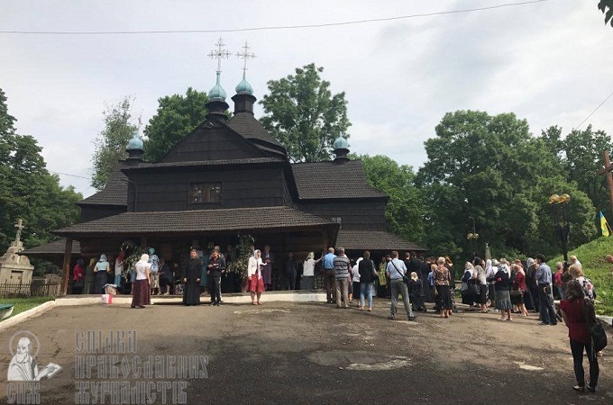 In Kolomyia believers get the temple seizure case investigated (VIDEO)