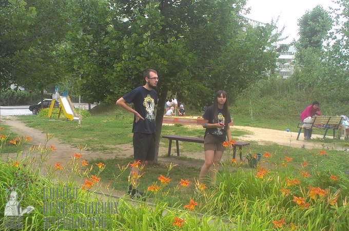 They are children, aren’t they? “Children’s playground” of radicals versus the UOC temple