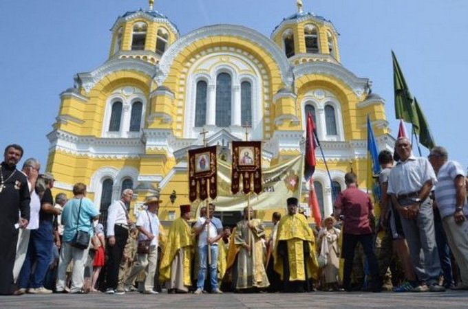 Police clean up statistics on the number of participants in cross procession of UOC-KP