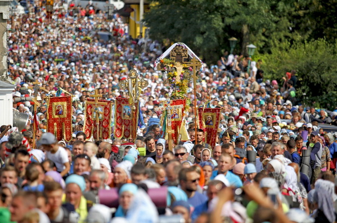 200 kilometers with prayer: 20-thousand Cross Procession to Pochaev ends