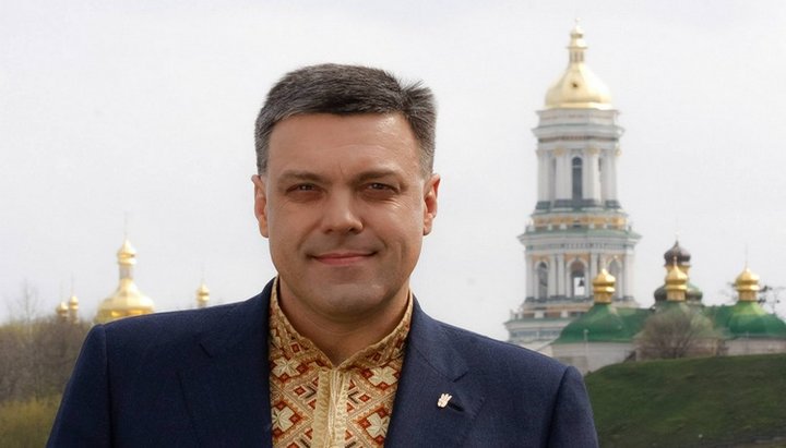 Svoboda leader urges the President to grab Orthodox Lavras from UOC