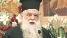 Bishop of Greek Church: Patriarch Bartholomew decided to divide Orthodoxy