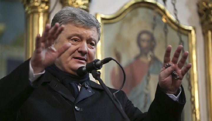 President Petro Poroshenko in the Holy Trinity Cathedral in Lutsk