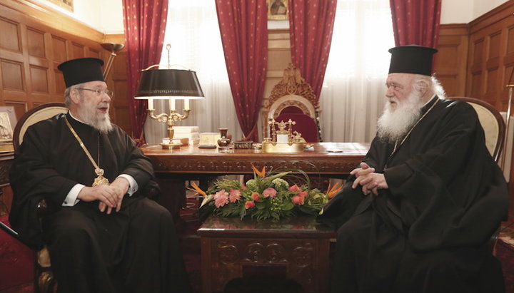 The meeting of the heads of the Orthodox Churches of Cyprus and Greece. Photo: Romfea.gr