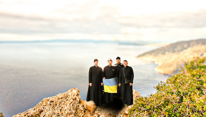 Ukrainian schismatics freely travel to some monasteries of Athos, at least since 2016. Photo: UOJ