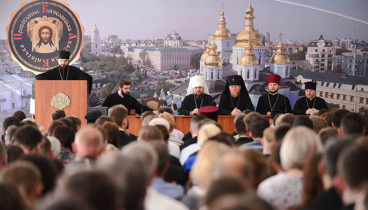 Epiphany prohibits academy students from talking with Filaret. Photo: Pomisna.info