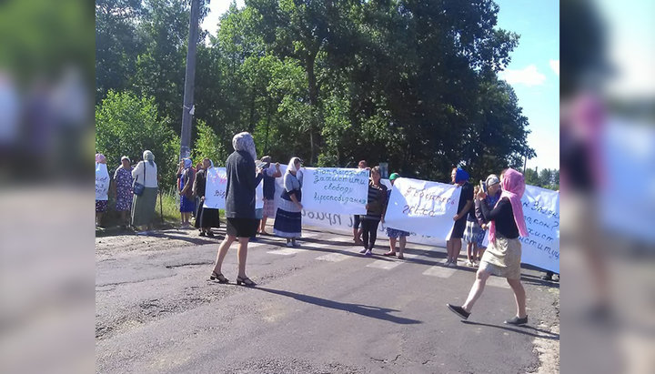 The action of protest on the road. Photo: Facebook