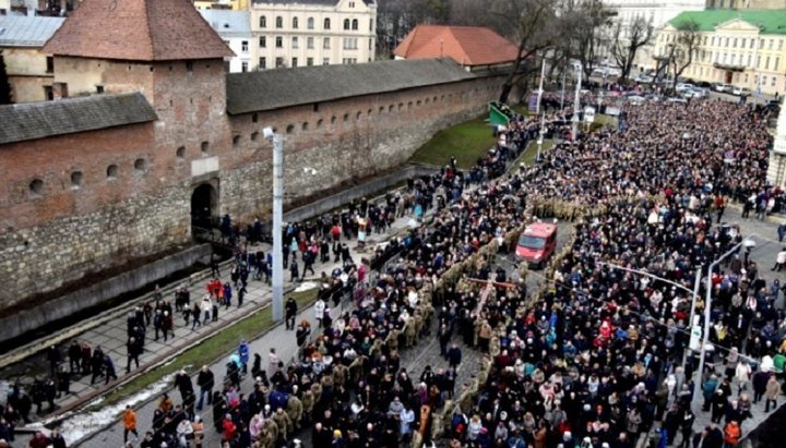 The religious procession of the UGCC in Lvov, 2018. Photo: zaxid.net