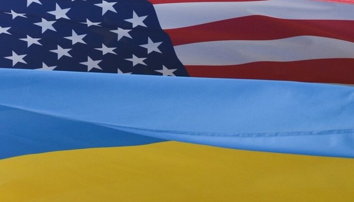 Flags of Ukraine and the USA. Photo: cont.ws