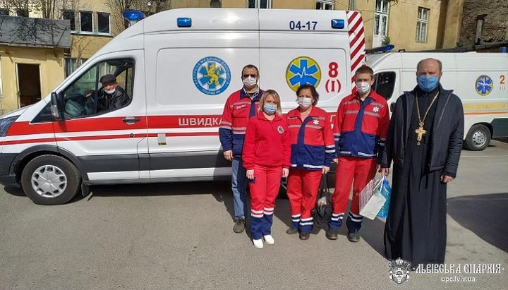 Aid to doctors was provided by the secretary of the Lviv eparchial administration Archpriest Alexander Ivanchenko. Photo: upc.lviv.ua