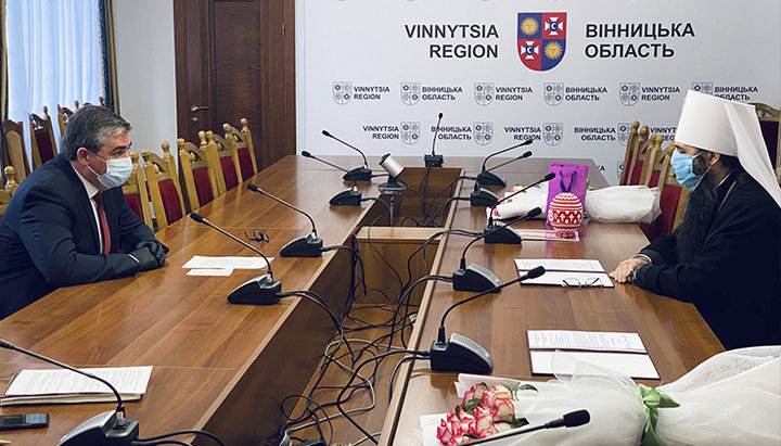 Vladislav Skalsky, Governor of Vinnytsia Region, meeting with Metropolitan Varsonofy (Stoliar) of Vinnytsia and Bar. Photo: eparhia.vinnica.ua.