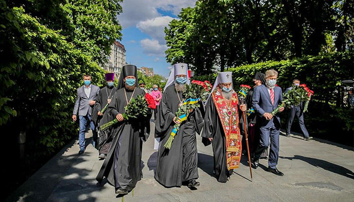 His Beatitude Metropolitan Onuphry of Kyiv and All Ukraine, Metropolitan Anthony (Pakanich) of Boryspil and Brovary, Bishop Victor (Kotsaba) of Baryshevka and Vadim Novinsky, people's deputy of Ukraine. Photo: Vladyka Victor's Facebook page