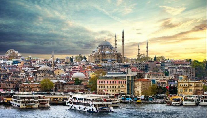 Turqia. Shumë shenjtorë që ne tani i nderojmë dhe emrat e të cilëve mbajmë ecën në këtë tokë. Këtu ndodhën shumë ngjarje nga jeta e shenjtorëve. Foto: tourstanok.ua