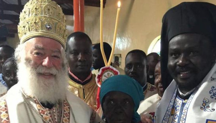 Patriarch Theodore with clergy and believers of the Alexandrian Church. Photo: eadaily.com