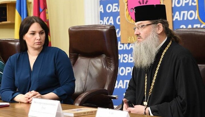 Head of the Zaporizhzhia Regional Council Elena Zhuk and Metropolitan Luke. Photo: hramzp.ua