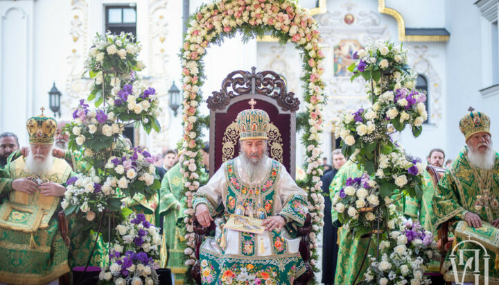 His Beatitude Onuphry accepts congratulations on his Angel Day. Photo: vzcz.church.ua