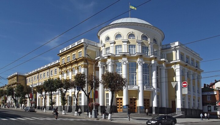 Vinnytsia Regional State Administration. Photo: Wikipedia