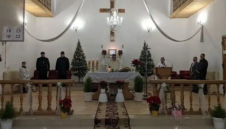 A divine service in a Catholic church in Dubno. Photo: Facebook Paraphia of St. John of Nepomuk