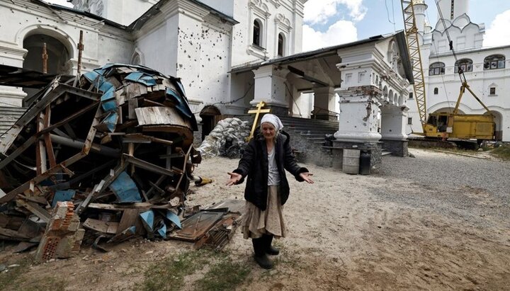 New photos of Sviatogorsk Lavra after shelling appear on the Internet