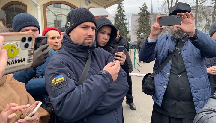 Activists in the Lavra. Photo: UOJ