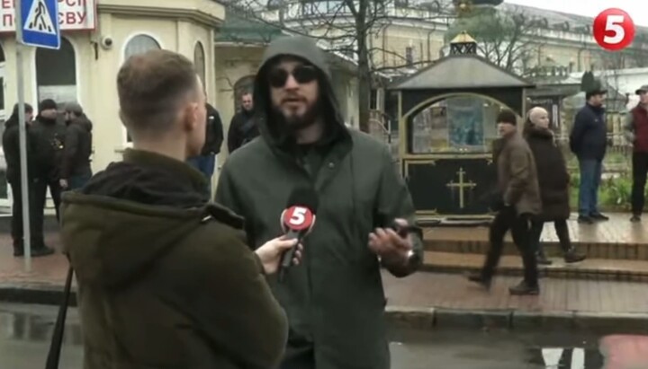 The pagan and Satanist came to expel the monks from the Lavra. Photo: screenshot of the Channel 5 video