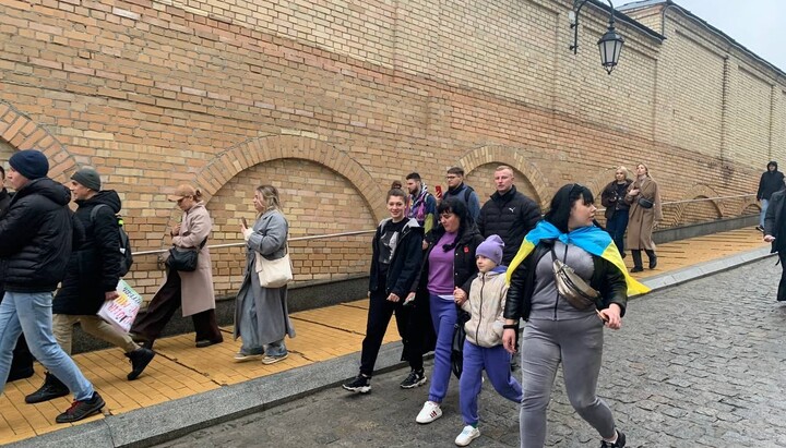 Activists in the Kyiv-Pechersk Lavra. Photo: UOJ