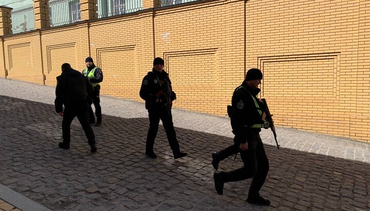 Police in the Kyiv-Pechersk Lavra. Photo: UOJ