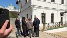 With grinders and without documents: the commission seals Lavra’s gallery