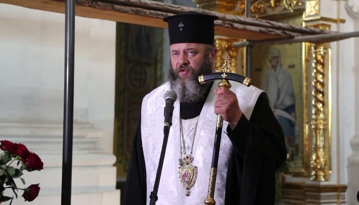 Mykhailo Zinkevych explains why non-heroes cannot be buried in his cathedral. Photo: website of the Volyn diocese of the OCU