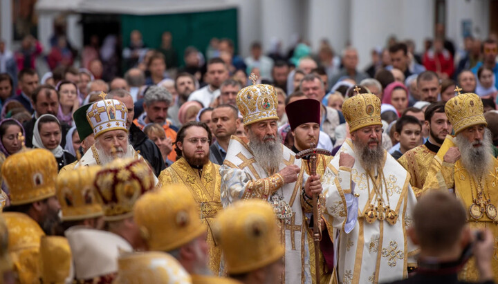 The Primate and believers of the Ukrainian Orthodox Church (UOC) at the Kyiv Pechersk Lavra. Photo: news.church.ua