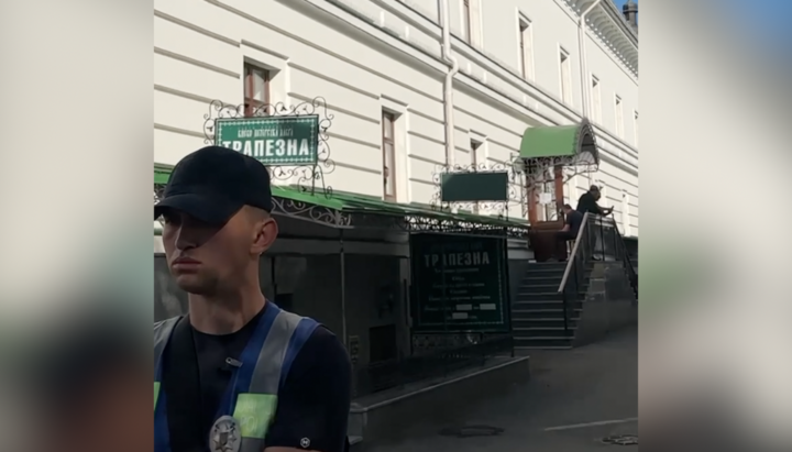 In the Lavra, the authorities are evicting monks from their cells. Photo: Telegram channel 