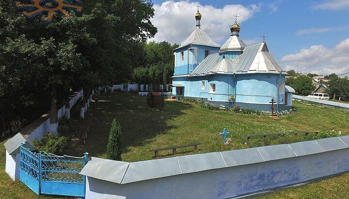 Intercession Church in the village of Adamivka. Photo: castles.com.ua