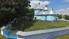 Supporters of OCU forcibly seize the UOC temple in Adamivka