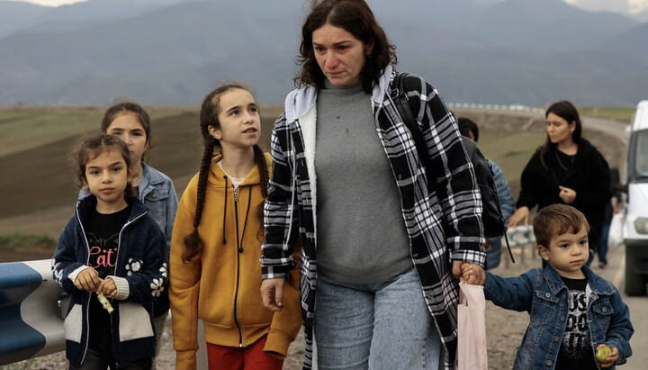 Armenians are leaving Karabakh. Photo: svoboda.org