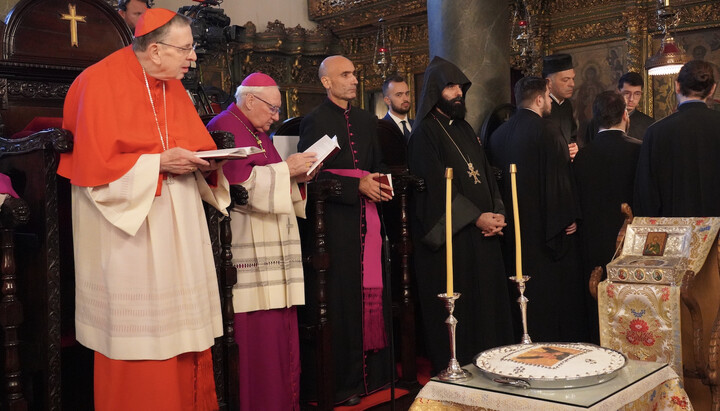 Catholics at the Phanar. Photo: vimaorthodoxias.gr