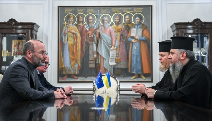 Epifaniy Dumenko at a meeting with Manfred Weber. Photo: pomisna.info