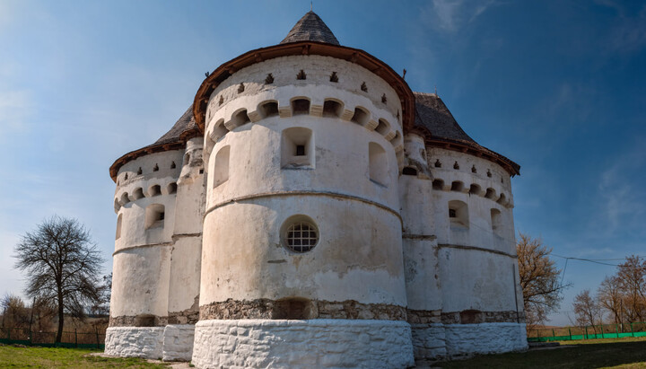 The UOC church in the village of Sutkivtsi, Khmelnytskyi region. Photo: wikipedia.org