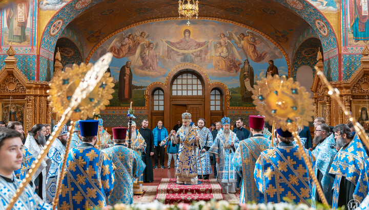 His Beatitude leads a special service with Akathist to Our Lady in Feofania