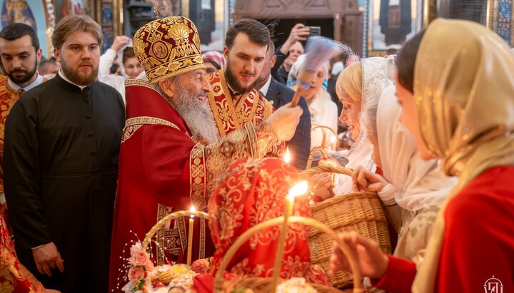 In Kyiv-Pechersk Lavra, UOC Primate officiates Easter service